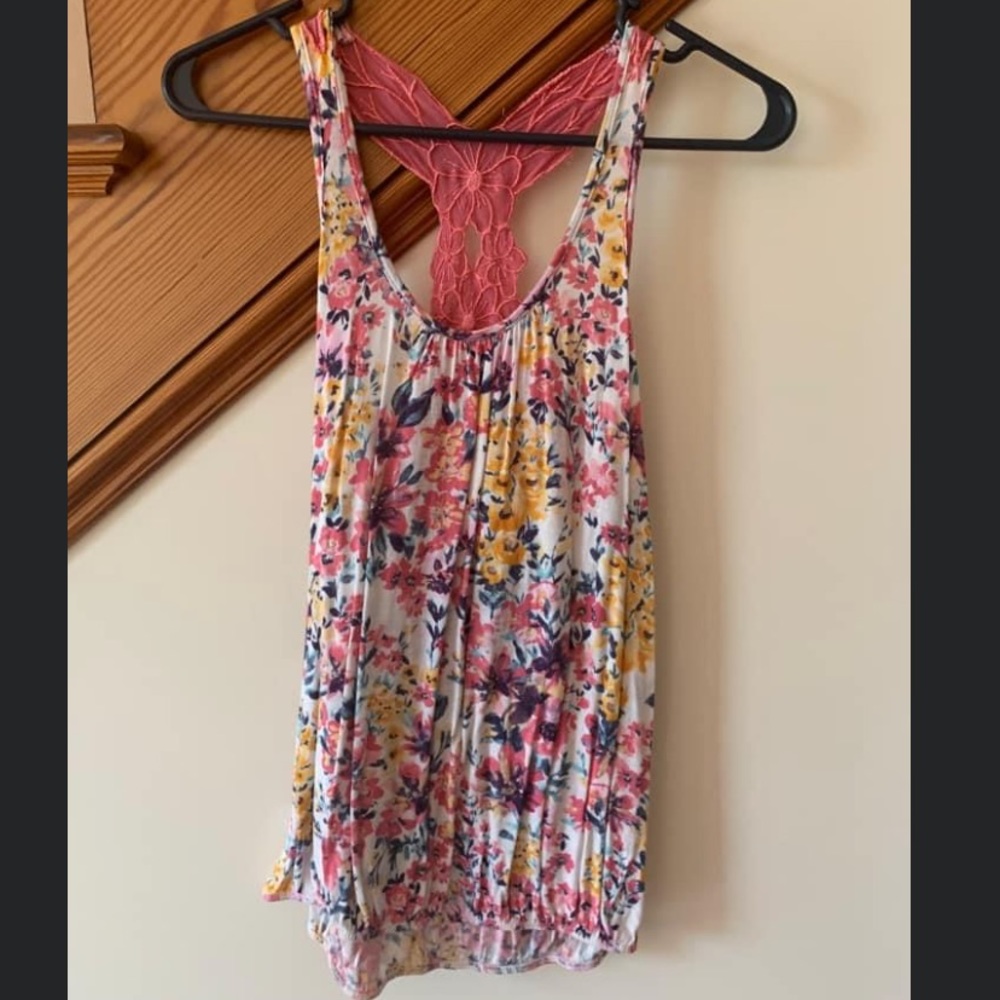Wet Seal floral tank. Size small.